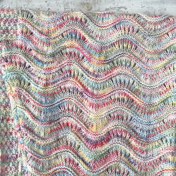 Papillon Mermaid Tail knit blanket - Picture 5 of 9